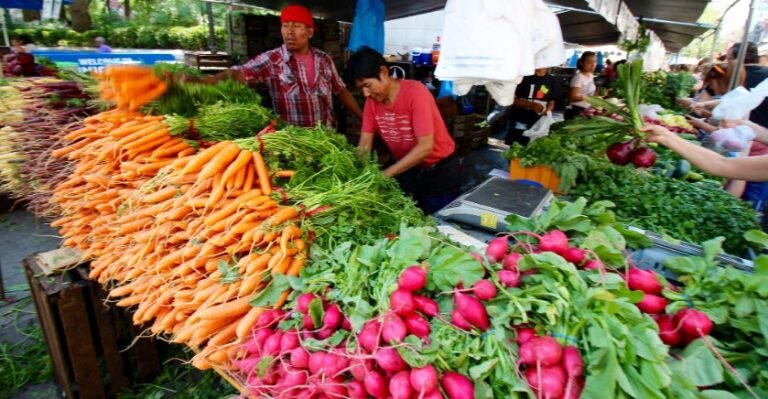 Best Outdoor Markets in Manhattan | Top Shopping Destinations in NYC